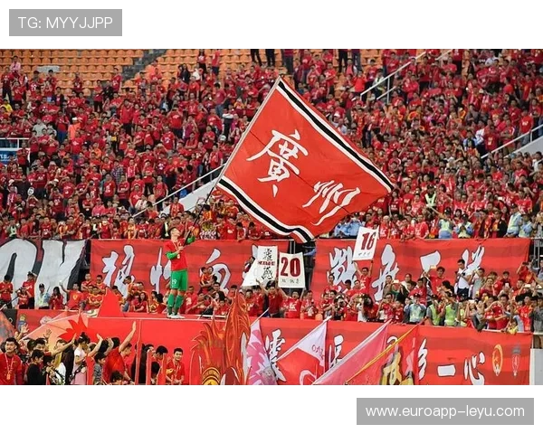 广州队黯然退场:八冠王传奇落幕,中国足球寒冬何时休?