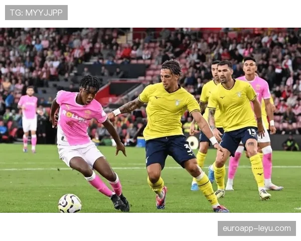 都灵足球俱乐部新赛季开启，球队结构革新引关注