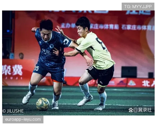 中国足球决赛上演历史性对决，激情赛场再燃荣耀之光