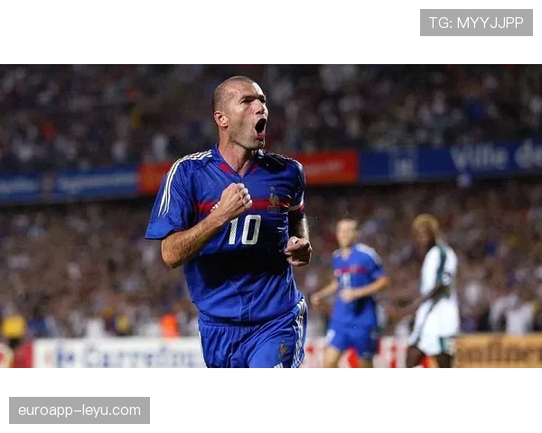 齐达内重返足坛，开启全新征程引爆全球足球变革