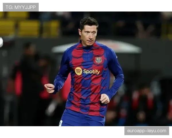 莱万多夫斯基在超级杯中闪耀表现，传射建功助球队夺冠