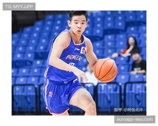 杨瀚森随手一件外套比我整个月房租还贵，刷到我都不好意思打开衣柜了