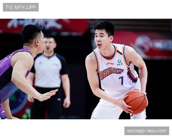 郭昊文比赛里瘦弱一把，训练后居然是另一副猛男模样？网友炸锅了！